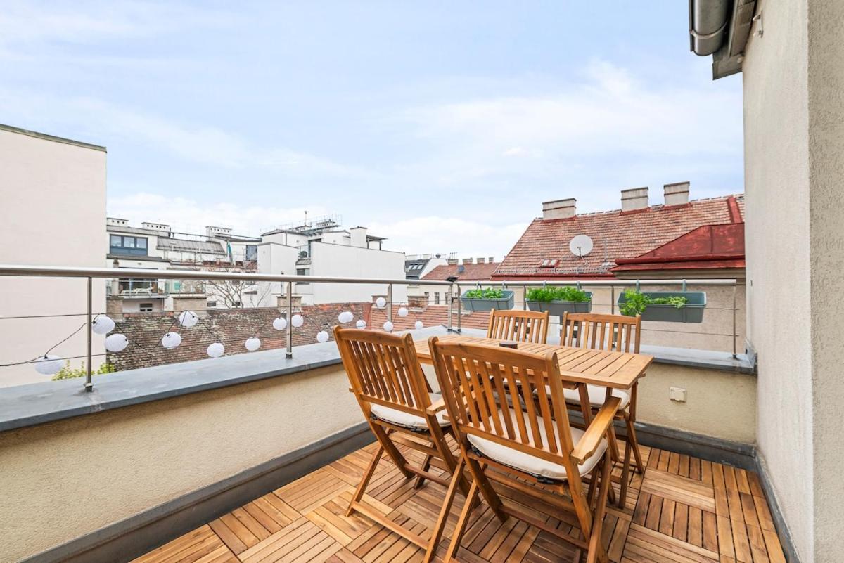 Modern Near Center - Rooftop Terrace Appartamento