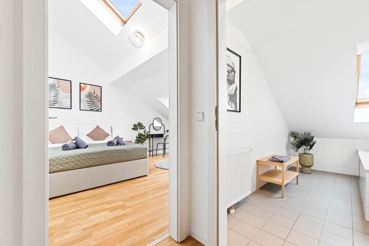 Modern Near Center - Rooftop Terrace *